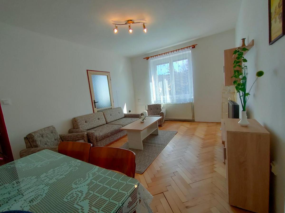 2-Iz. Byt V Tichej Lokalite S Bezplatnym Parkovanim Liptovský Hrádok Extérieur photo