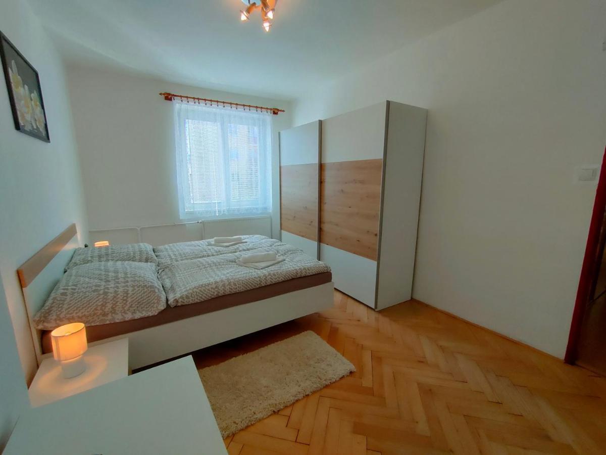 2-Iz. Byt V Tichej Lokalite S Bezplatnym Parkovanim Liptovský Hrádok Extérieur photo