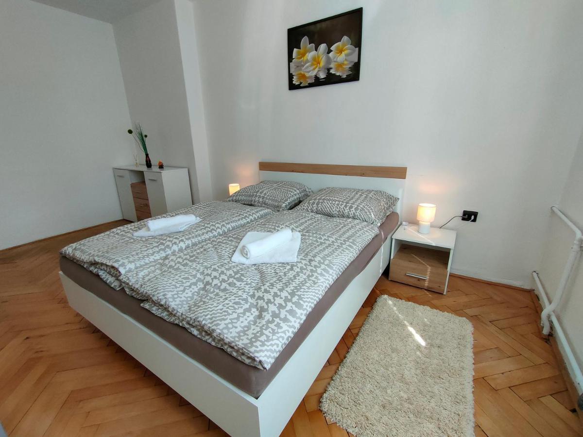 2-Iz. Byt V Tichej Lokalite S Bezplatnym Parkovanim Liptovský Hrádok Extérieur photo