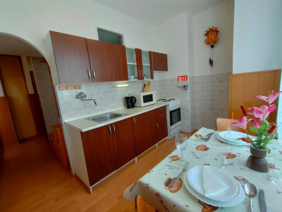 2-Iz. Byt V Tichej Lokalite S Bezplatnym Parkovanim Liptovský Hrádok Extérieur photo